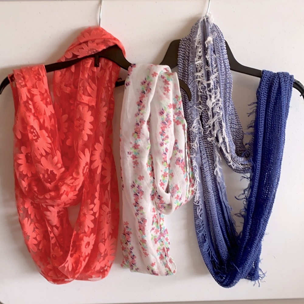 3 infinity scarfs